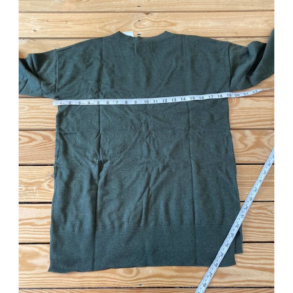 NWT Banana Republic V Neck Sweater Size Small Men’s Green Luxe Yarn - Picture 9 of 10